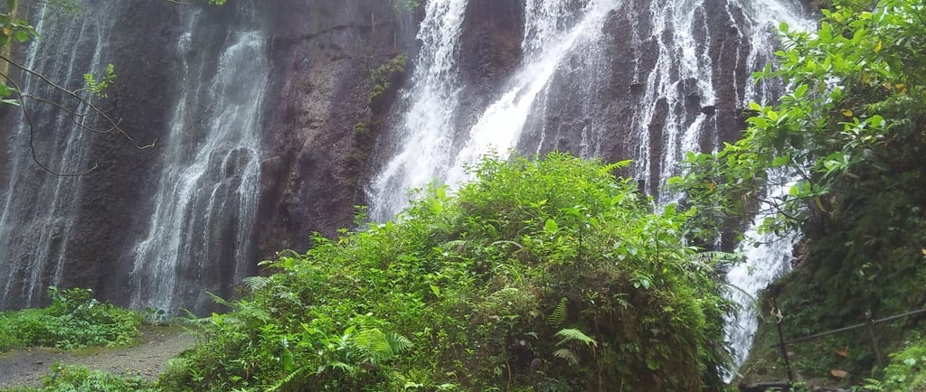 Paket wisata Malang Tumpak sewu dan Bromo sunrise