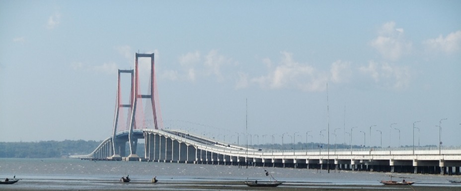 Wisata Jembatan Nasional Suramadu Bridge