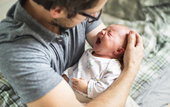 les pleurs de bébé comprendre et apaiser 