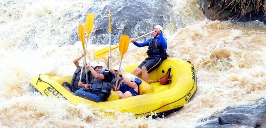 Kegiatan rafting sehat dan menyenangkan di Situ Cileunca bersama Fluir Adventure"