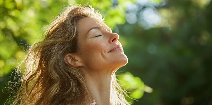 امرأة تحسن من حالتها الصحية