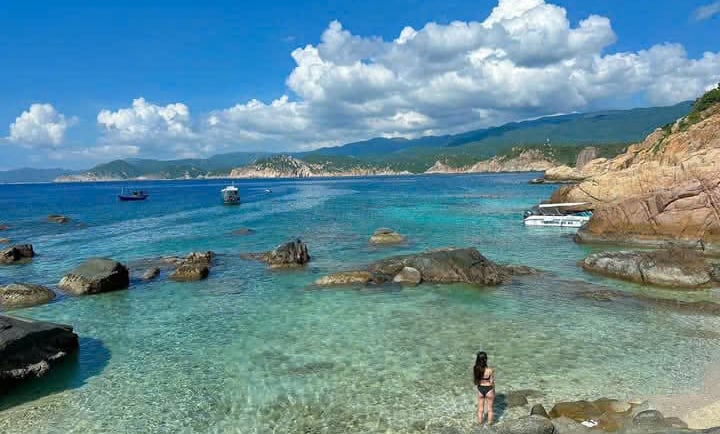 Vinh hy bay, Vietnam_Luxury travel, TopG tour