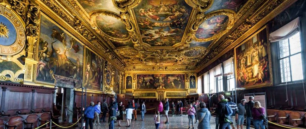 a room with a ceiling with a ceiling with a ceiling with a ceiling with a