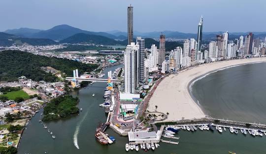 Agência de Marketing para Clínicas com IA em Balneário