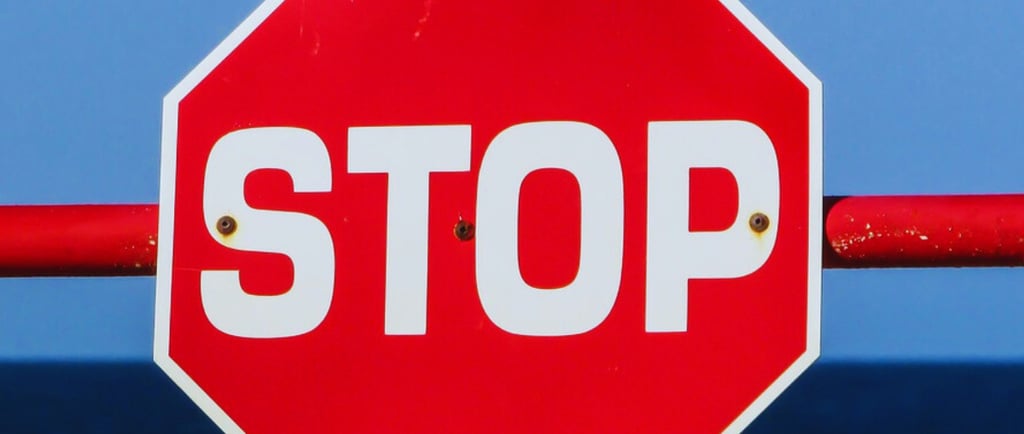 Bandeau d'avertissement sur page Wikipédia