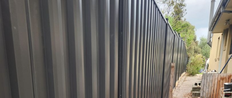 How Do I Pick the Right Colorbond Fence Colour