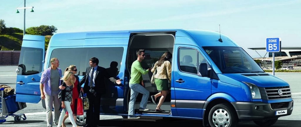 Izmir airport taxi vehicle options for groups