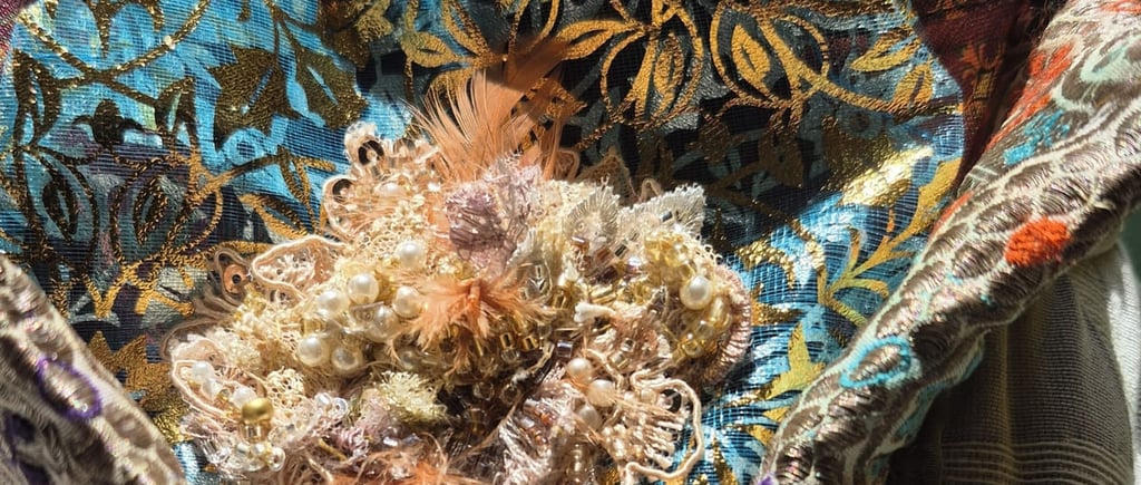Broche sur Organza indien - Perles de Soi