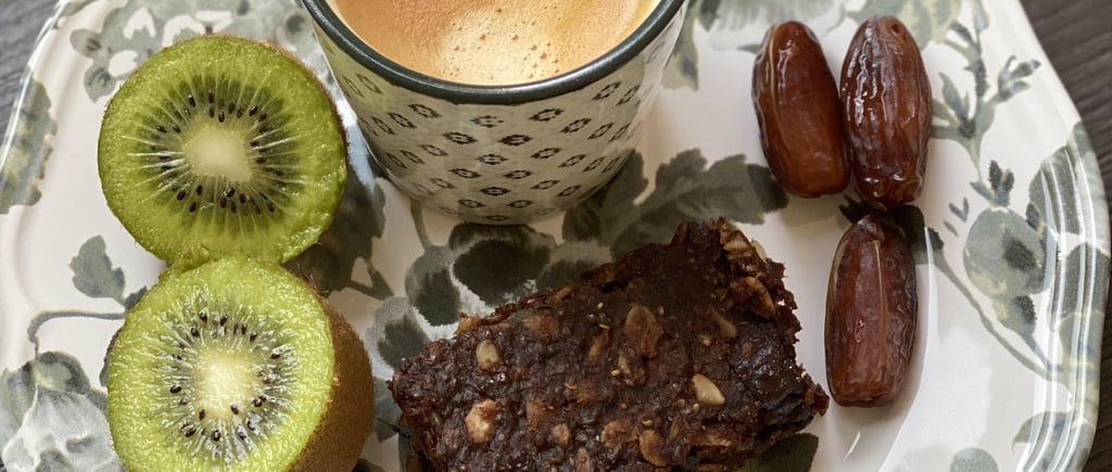 Pause Café avec Kiwi, Dattes et Barre Énergétique Maison - Waidami Moovement -Nutritionniste Dakar