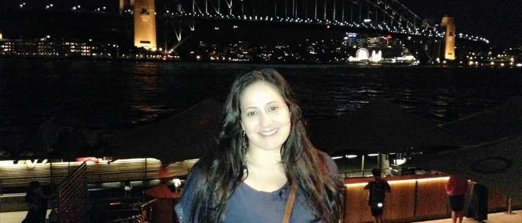 foto da autora a noite em sydney australia