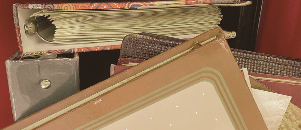 Examples of magnetic photo albums