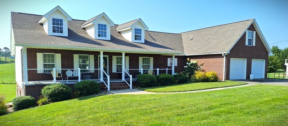 House wash in Russellville, Tn 37860 near me by Bobs Pressure Washing LLC in Bulls Gap, Tn 37711 8