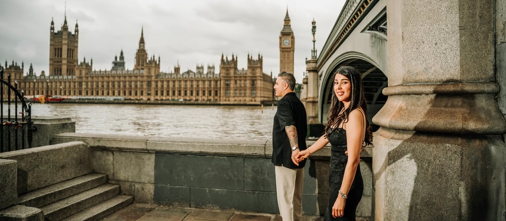 Couple photoshoot by the River Thames with Big Ben view – London photography by Fred Art Studio
