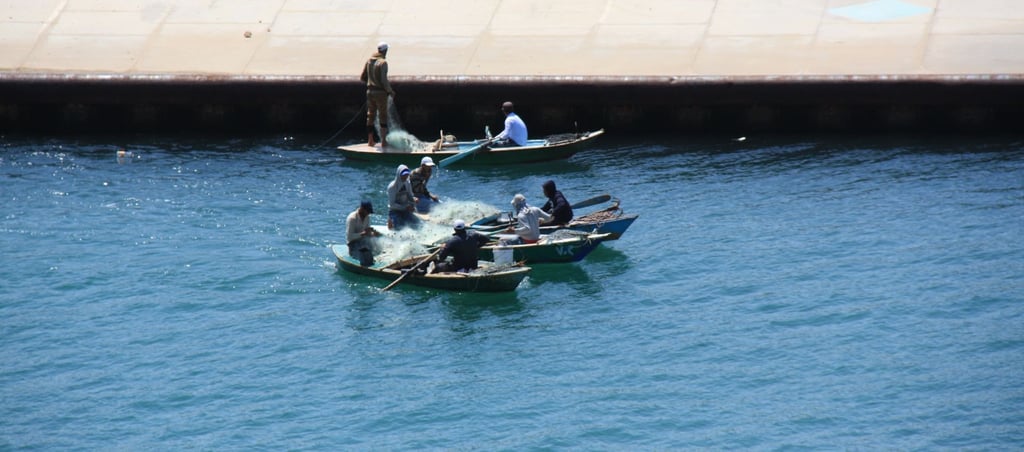 pescadores no canal de Suez Egito