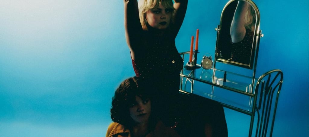 Girl tones fade away