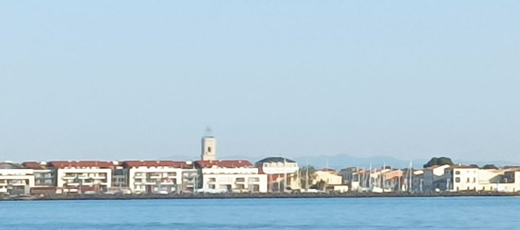 The town of Marseillan at the far end of the étang