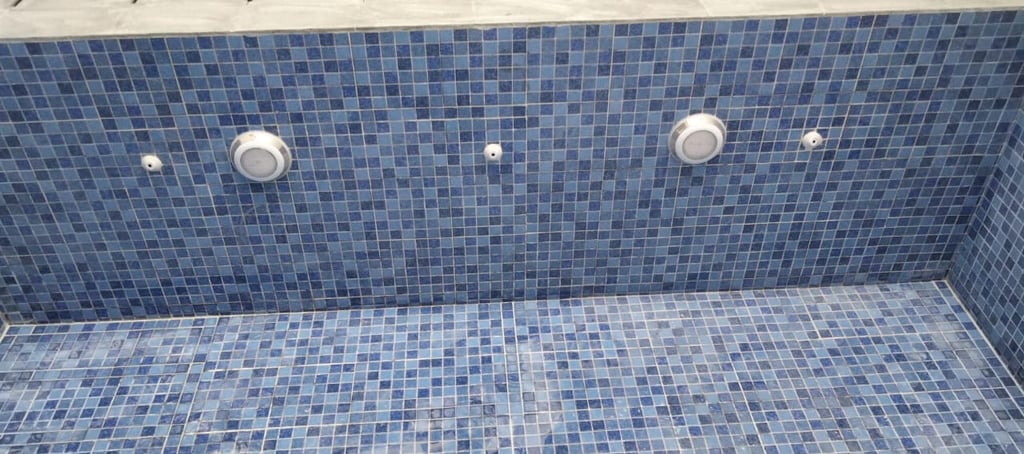 dekorasi lampu kolam renang