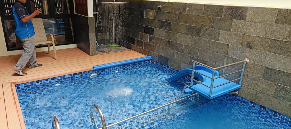 Aksesoris kolam renang terpaang untuk hiburan anak