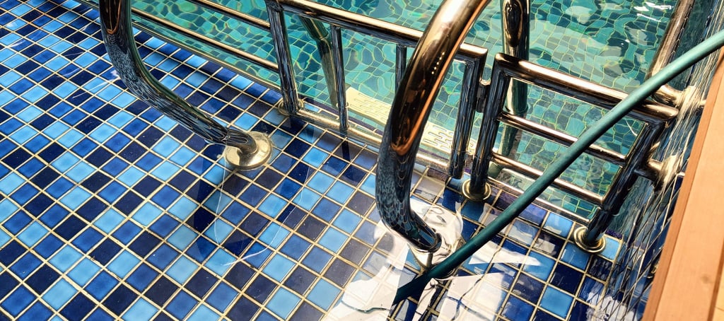 tangga dan pagar stainles kolam renang