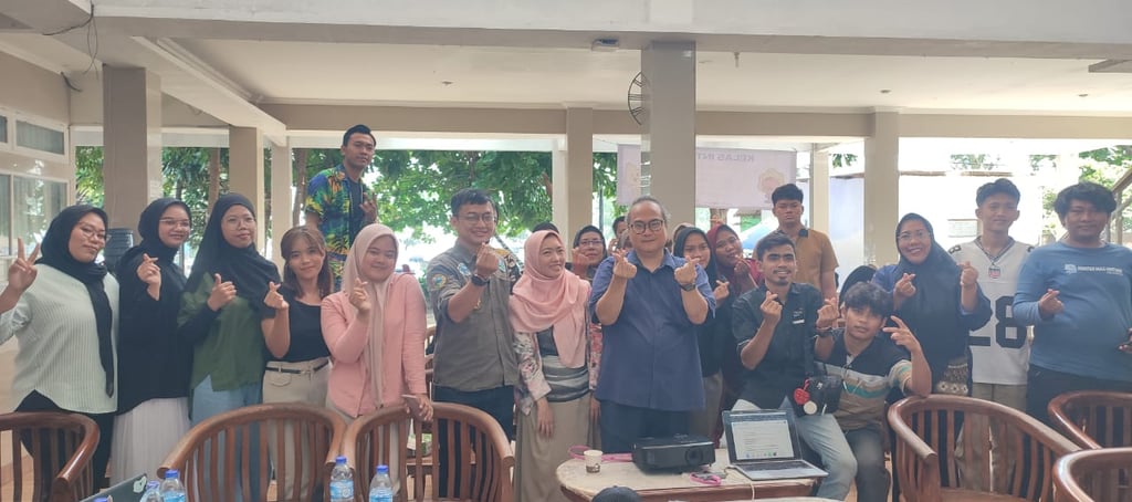 Adez Aulia bersama peserta Pelatihan Dinas Parekraf