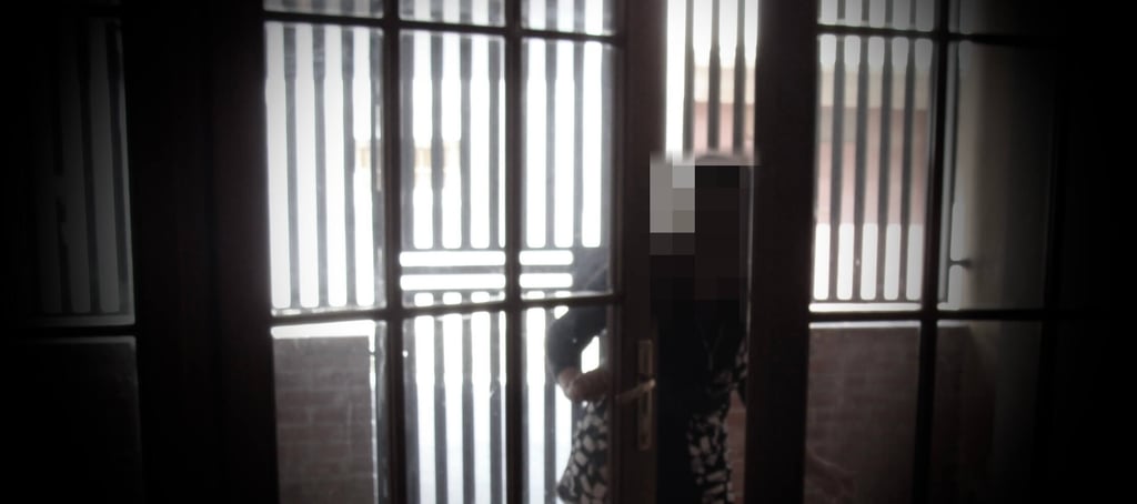 صورة من المحتجز في كروتوني، زينب عبد الكريم علي، تسهيل العبور باسم المعارض الخيرية التشكيلية، كروتوني - ايطاليا 