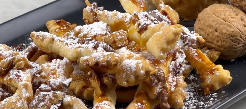 3-ingredient puff pastry cookies fresh from the oven