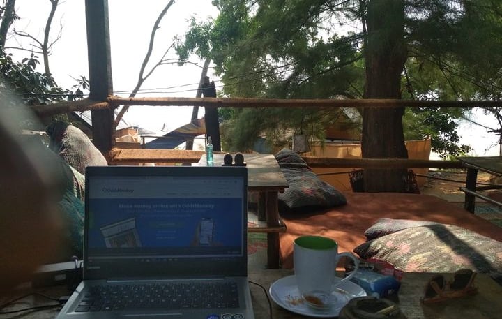digital nomad laptop lifestyle treehouse workspace