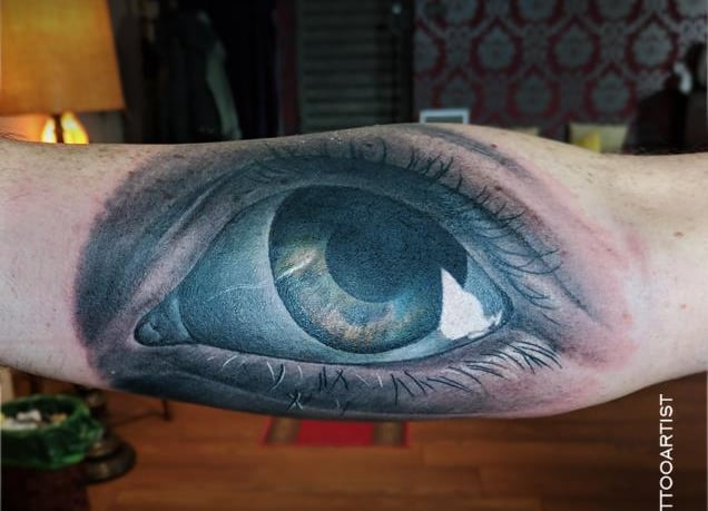 tatuaje ojo humano realismo blanco negro Barcelona punkotattooartist