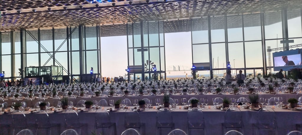 a large room with a lot of tables and chairs