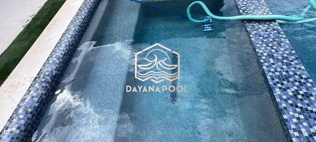 Jasa perawatan kolam renang untuk menjaga kejernihan air.