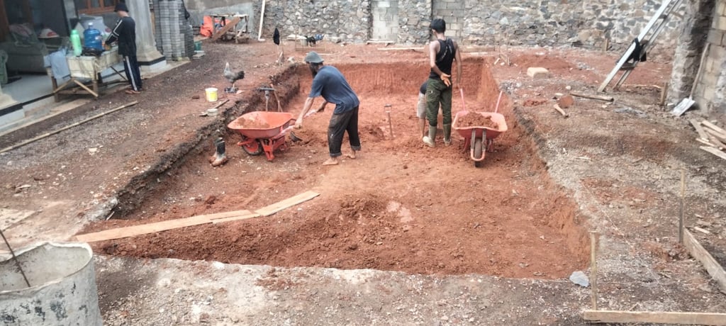 proses penggalian kolam renang