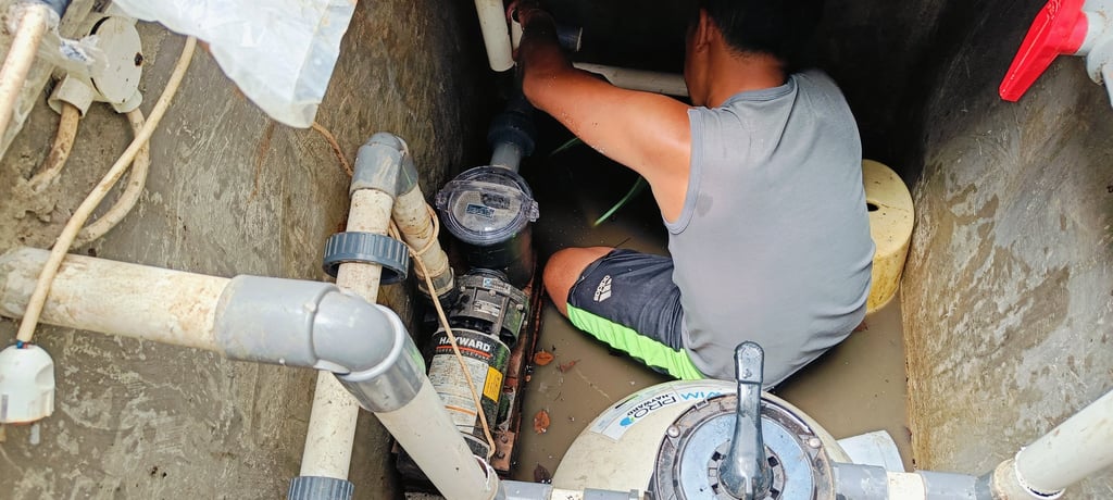 Pemasangan instalasi Kolam renang di ruang mesin