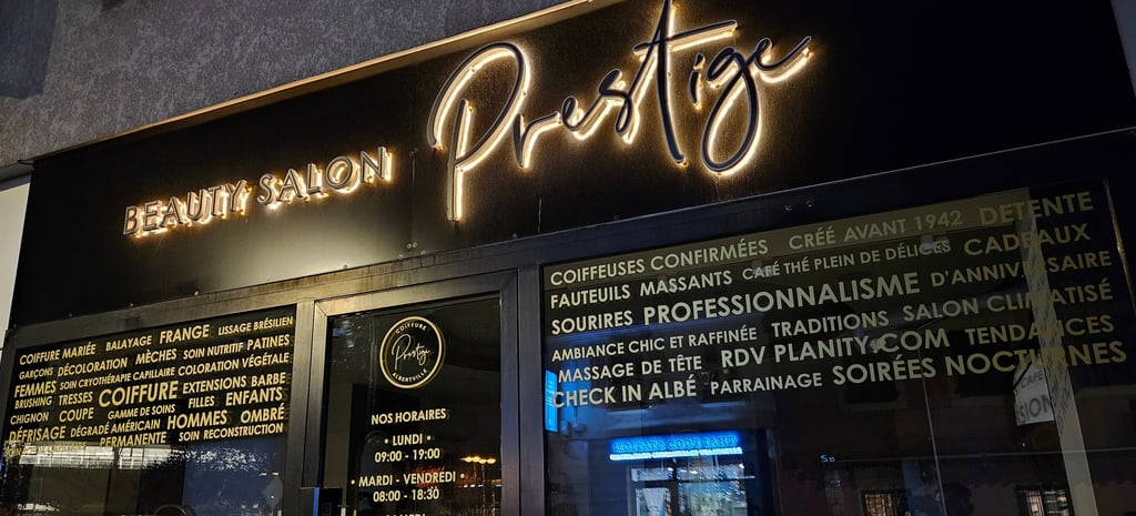 VITRINE DE SALON DE COIFFURE PRESTIGE