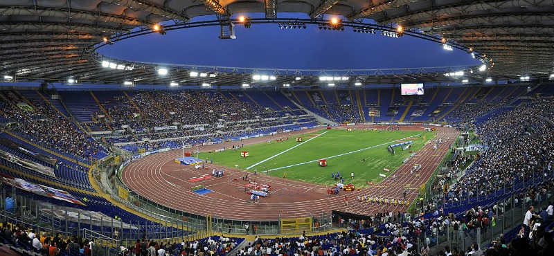 Stadio Olimpico in Rom – Heimstadion der AS Rom, Luftaufnahme mit Blick auf Spielfeld und Tribünen.