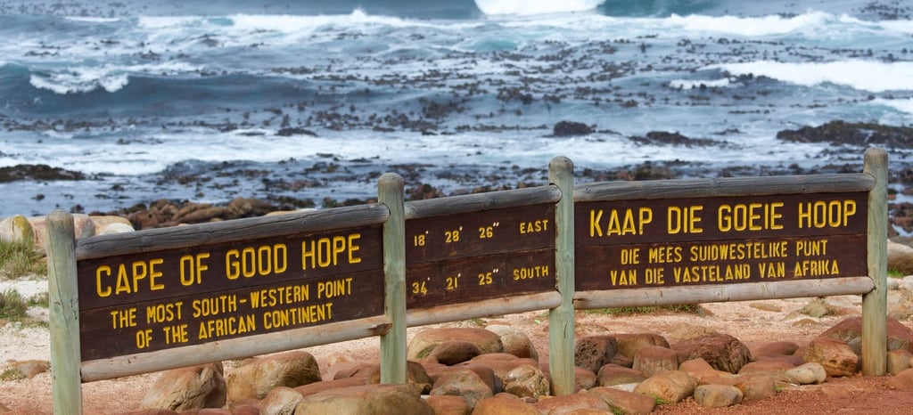 Placa do Cabo da Boa Esperança, África do Sul, marco turístico icônico.