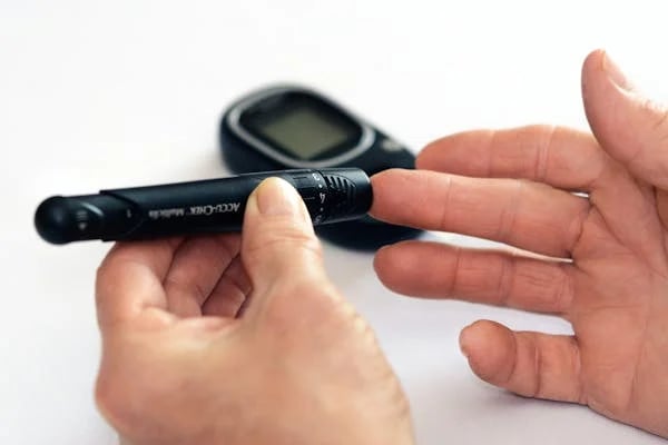 Testing blood sugar for hyperglycemia
