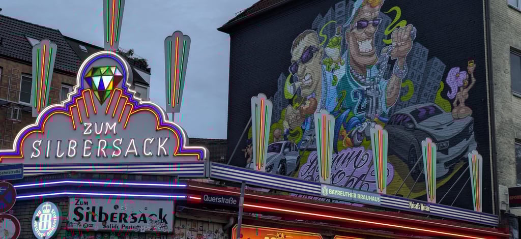 Reeperbahn nightlife Hamburg Zum Silbersack neon St Pauli / Reeperbahn Nachtleben Hamburg Neon & Street Art St Pauli