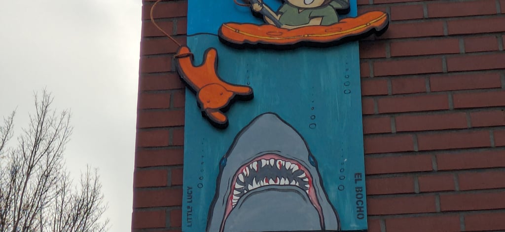 Street art St Pauli Hamburg cartoon mural shark artwork / Street Art St Pauli Hamburg Cartoon Wandbild Hai Kunstwerk
