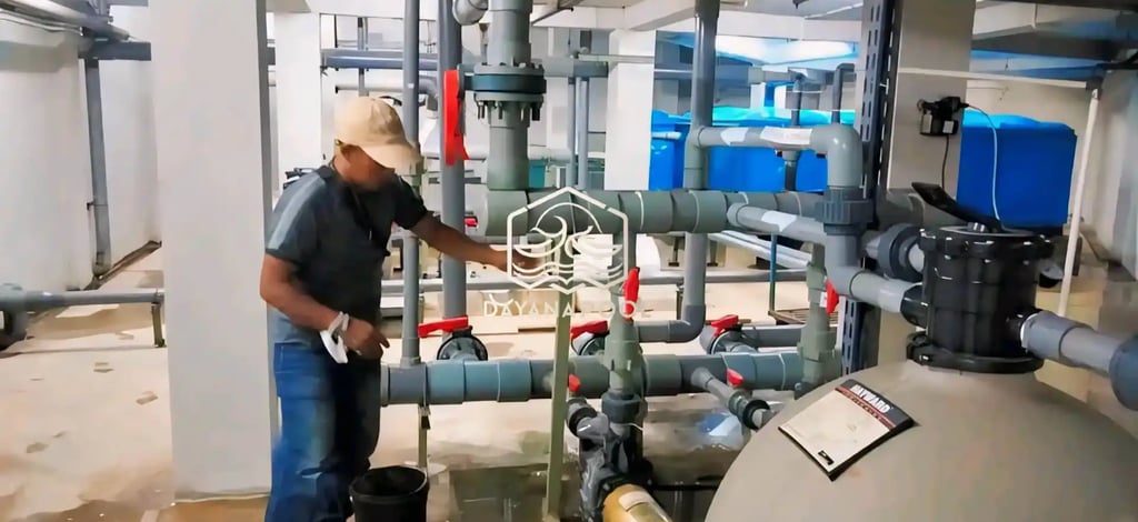 Pengecekan instalasi dan jalur jalur kolam renang oleh teknisi dayanapool.