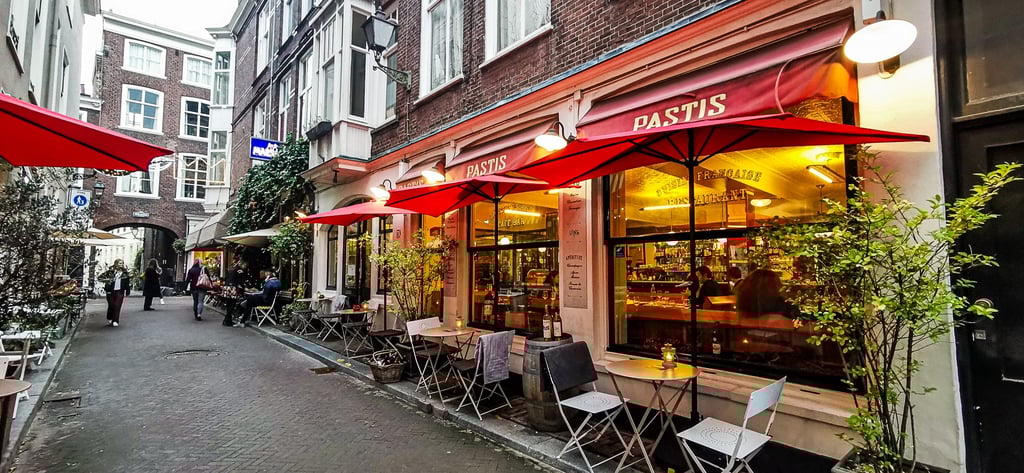The Hague Oude Molstraat Pastis
