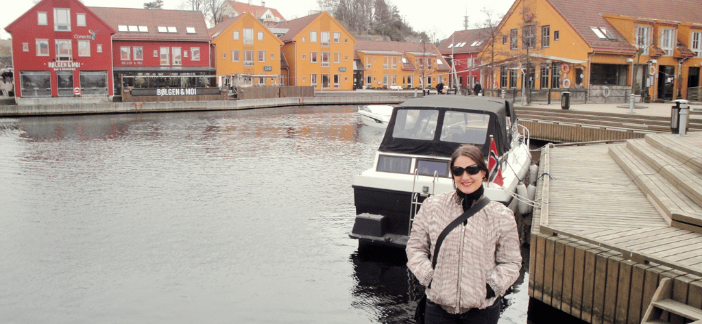 Passeio pela orla de Kristiansand, Noruega — foto da autora na chegada do navio.