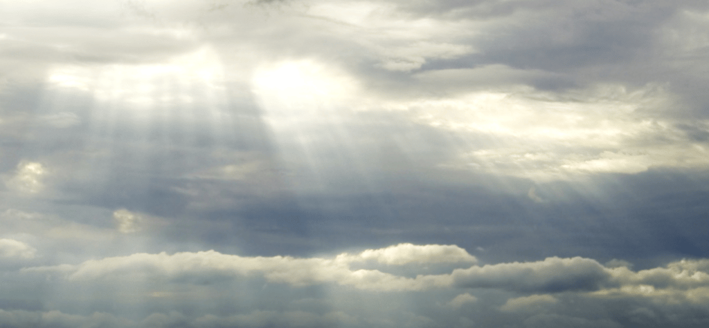 Ciel ouvert, avec nuage 