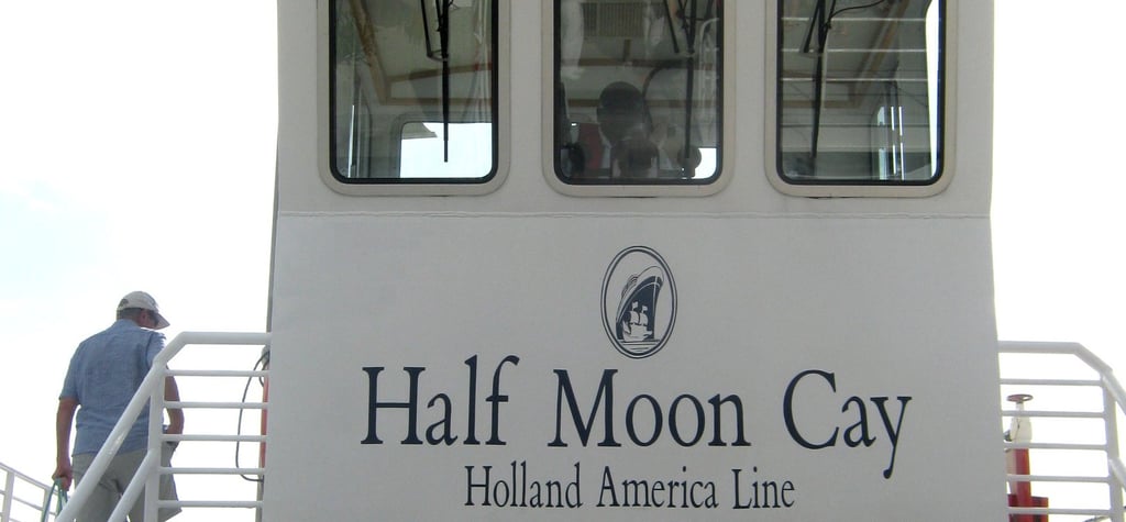 Holland America tender em Half moon cay voltando para o navio