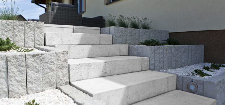 Kavero stiliaus lauko laiptai