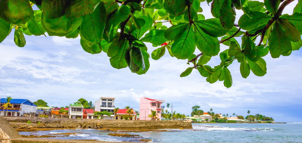 vista do pier em puerto limon costa rica