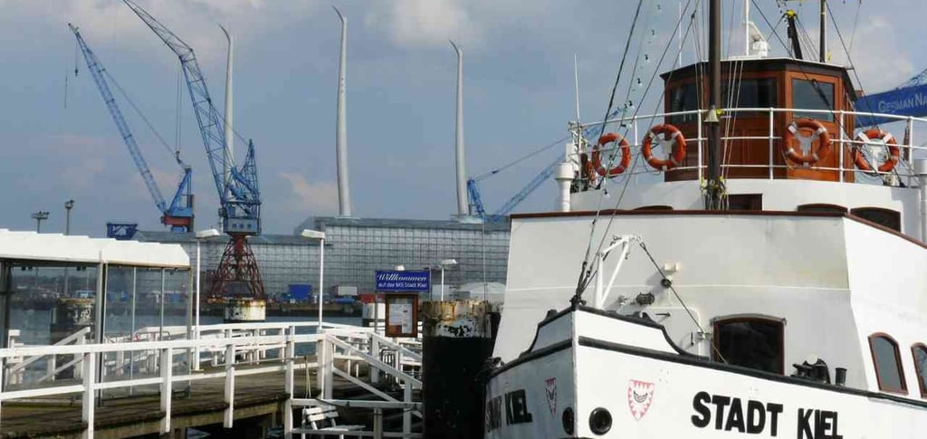 foto da vista do porto de kiel