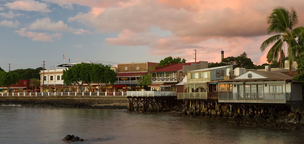 foto da vista do centro old town em lahaina hawaii