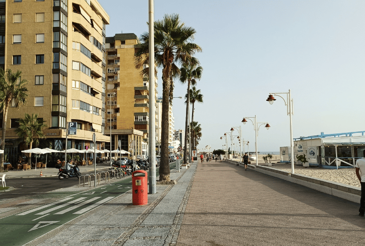 playa-victoria-cerca-turisticoscadiz