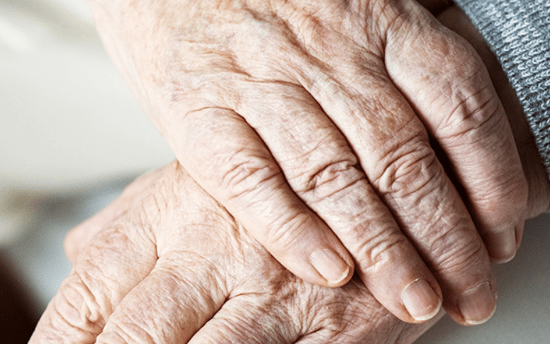 logement social parc hlm sous occupation loi elan personne agee seniors