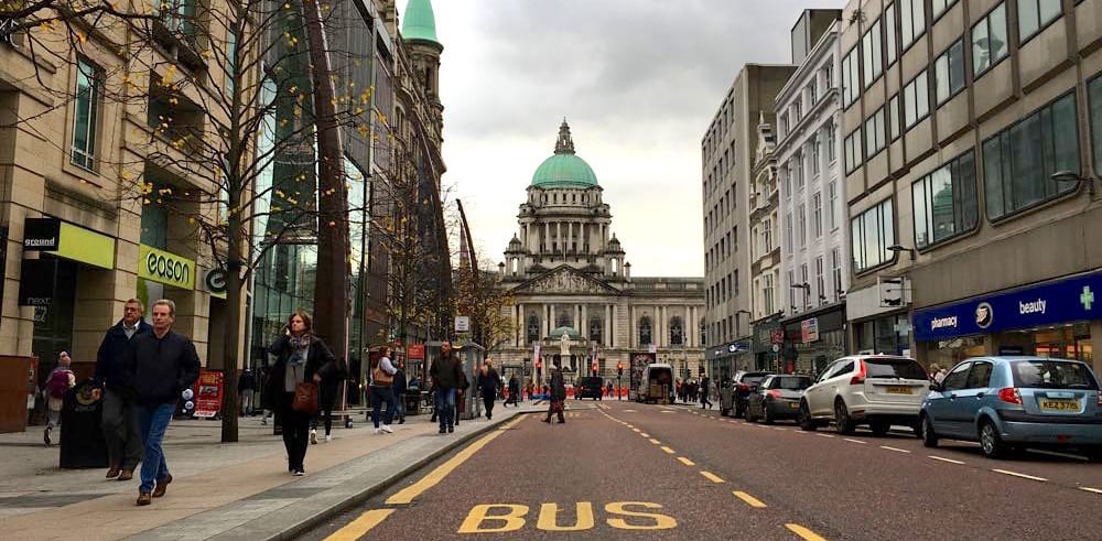 Hotel Belfast Sehenswürdigkeiten Pub Altstadt